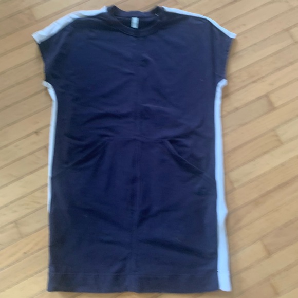 Reitmans Hyba Navy with white side stripe Size XL. - Picture 1 of 3